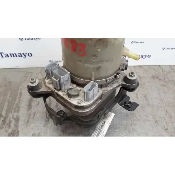 Bomba Direccion para Ford Focus Berlina (Cap)