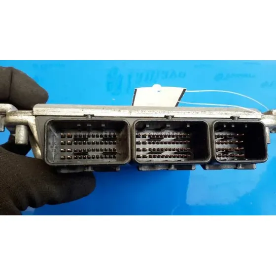 Centralita Motor Uce para Renault Trafic Caja Cerrada (Ab 4.01)