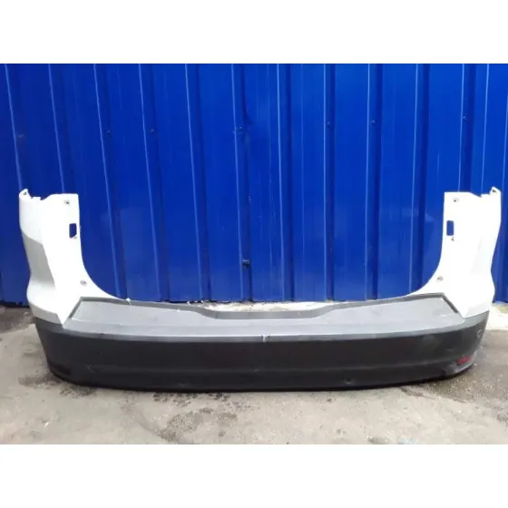Paragolpes Trasero para Ford Focus Turn. (Cb8)