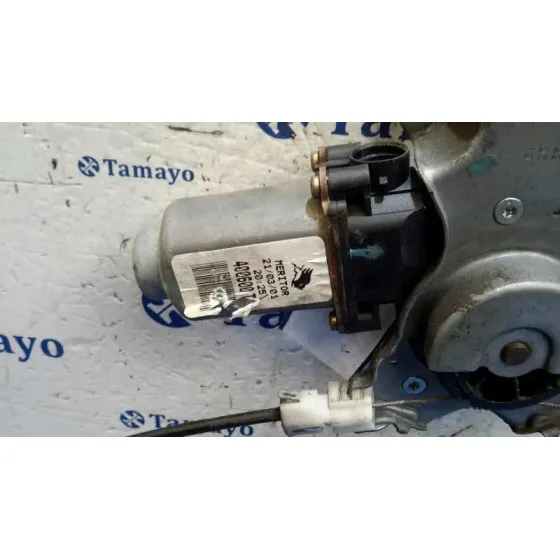 Elevalunas Trasero Derecho para Nissan Almera Tino (V10M)