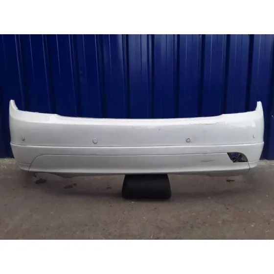Paragolpes Trasero para Mercedes-Benz Clase C (W204) Berlina