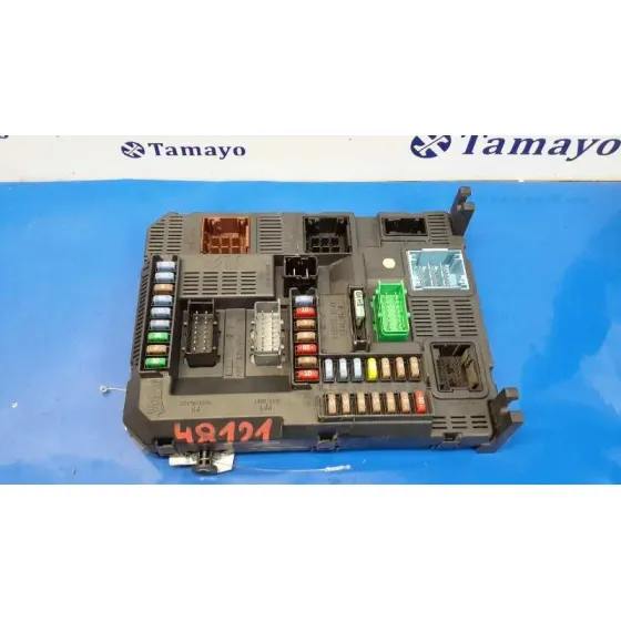 Caja Reles / Fusibles para Peugeot 208