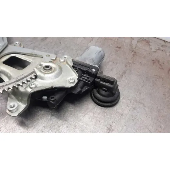 Elevalunas Delantero Derecho para Toyota Rav 4 (A3)