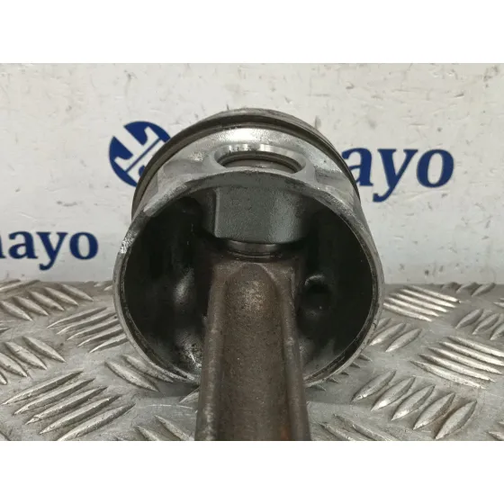 Piston para Mercedes-Benz Sprinter (W901,W904) Caja Cerr.