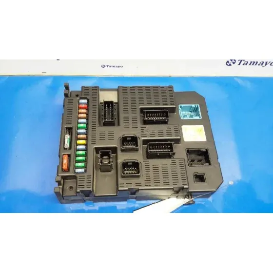 Caja Reles / Fusibles para Peugeot 207