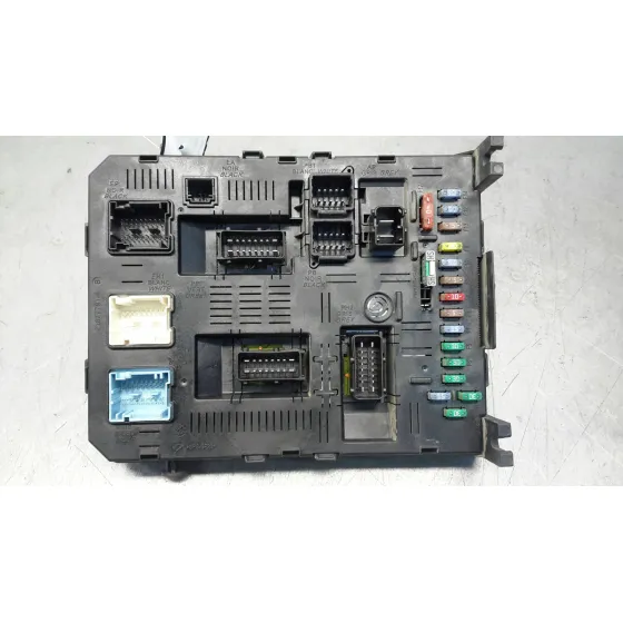 Caja Reles / Fusibles para Citroën C4 Coupe