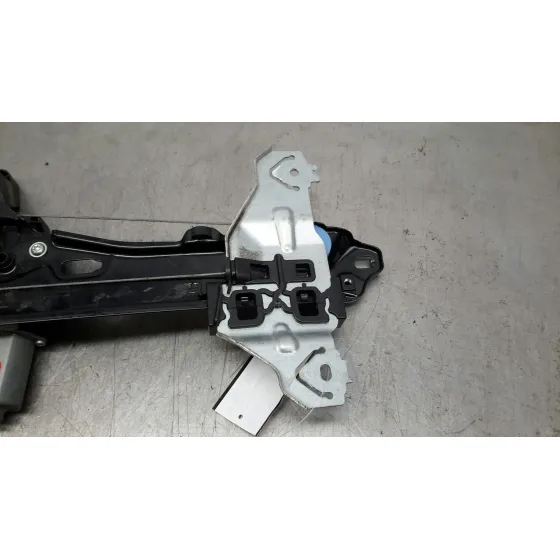 Elevalunas Delantero Izquierdo para Nissan Pulsar (C13)