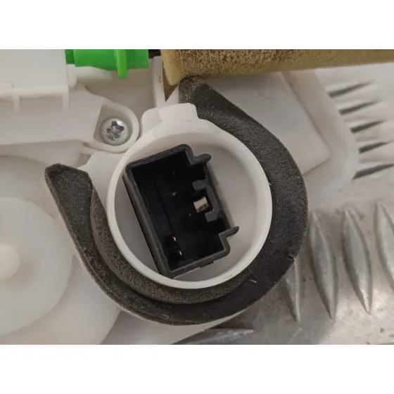Cerradura Puerta Trasera Derecha para Mazda 3 Lim. (Bl)