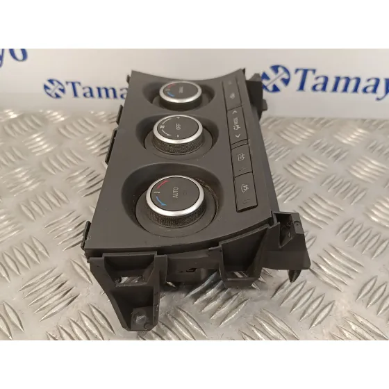 Mando Climatizador para Mazda 3 Lim. (Bl)