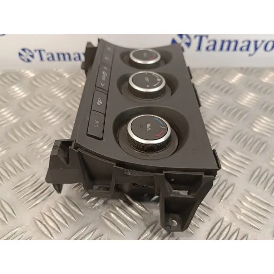 Mando Climatizador para Mazda 3 Lim. (Bl)