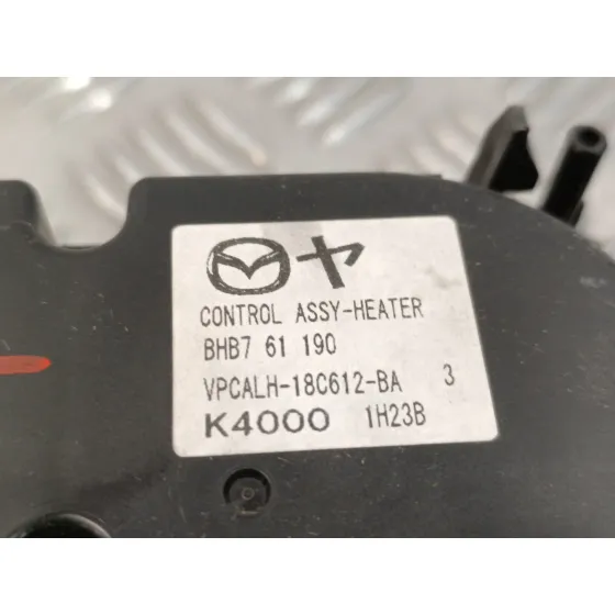 Mando Climatizador para Mazda 3 Lim. (Bl)