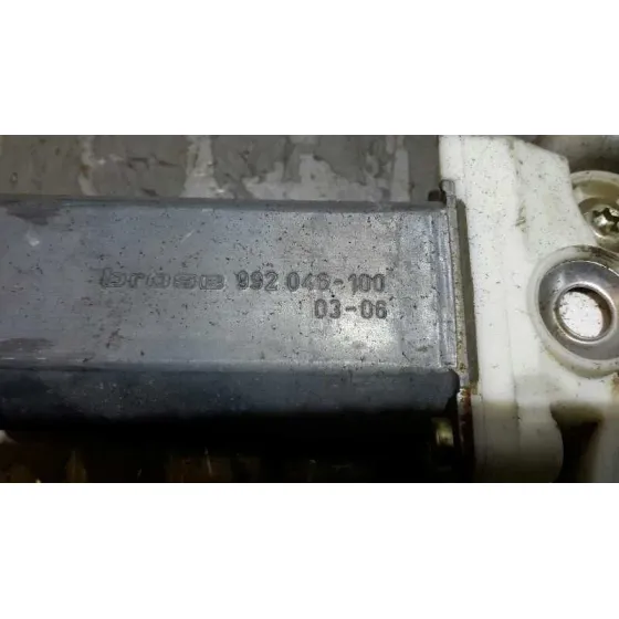 Elevalunas Delantero Derecho para Toyota Avensis Berlina (T25)