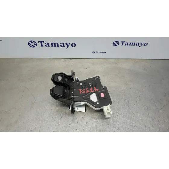 Cerradura Maletero / Porton para Nissan Pulsar (C13)