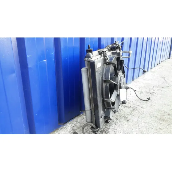 Condensador / Radiador Aire Acondicionado para Ford Fiesta (Cb1)