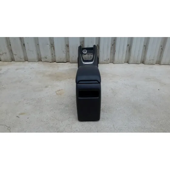 Apoyabrazos Central para Nissan Pulsar (C13)