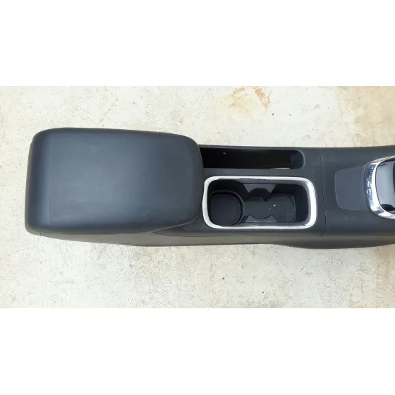 Apoyabrazos Central para Nissan Pulsar (C13)