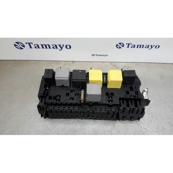 Caja Reles / Fusibles para Mercedes-Benz Clase A (W176)