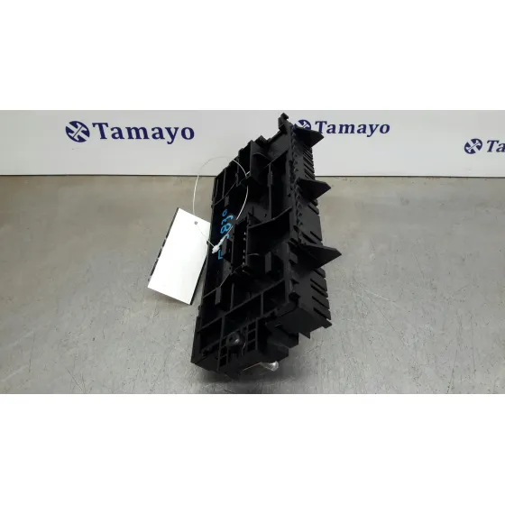 Caja Reles / Fusibles para Mercedes-Benz Clase A (W176)