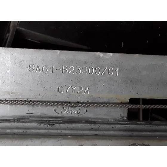 Elevalunas Delantero Izquierdo para Ford Fiesta (Cb1)