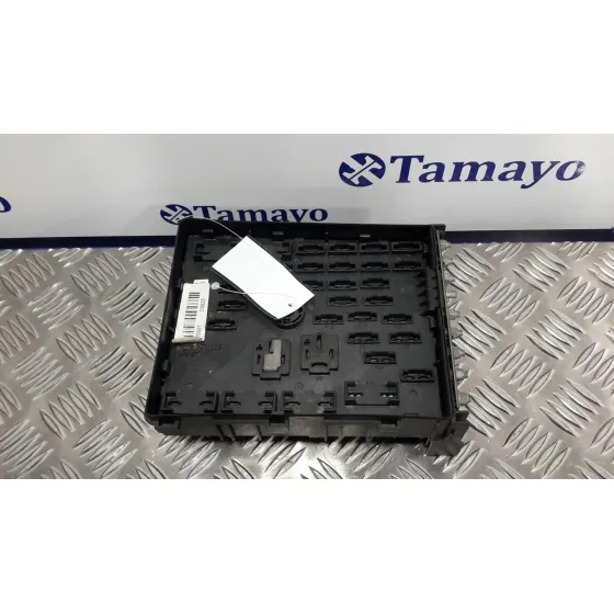 Caja Reles / Fusibles para Volkswagen Passat Variant (3C5)