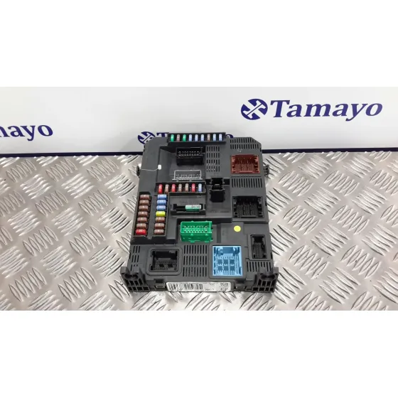 Caja Reles / Fusibles para Peugeot 208