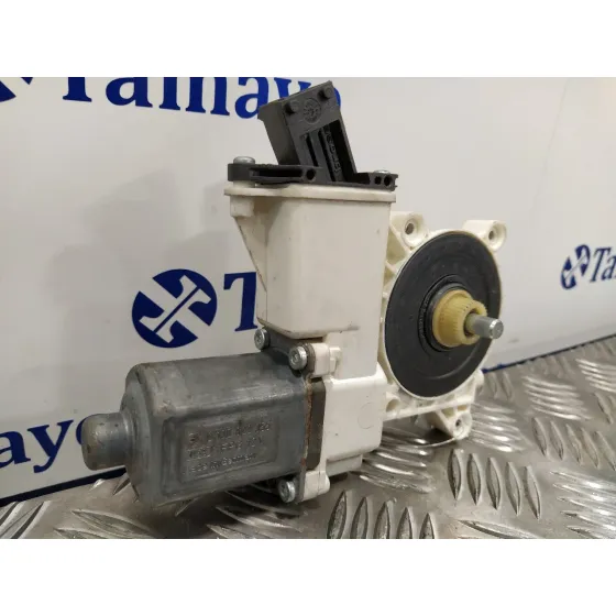 Motor Elevalunas Delantero Derecho para Opel Astra Twin Top