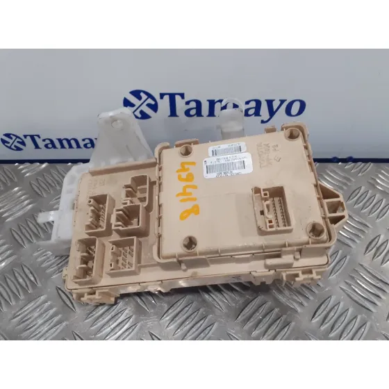 Caja Reles / Fusibles para Toyota Corolla Verso (R1)