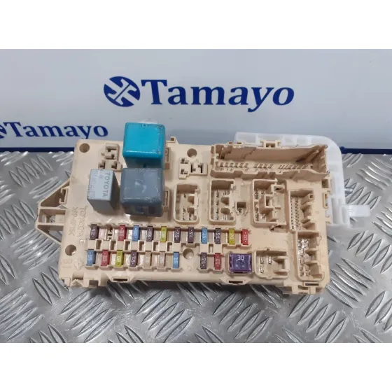 Caja Reles / Fusibles para Toyota Corolla Verso (R1)