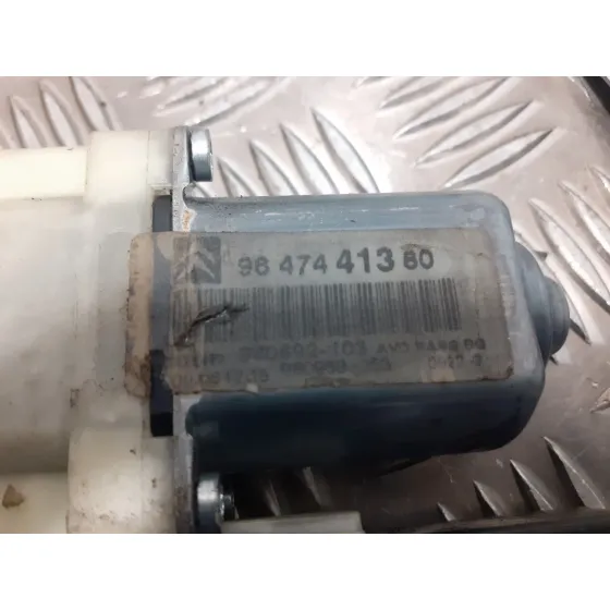 Elevalunas Delantero Derecho para Citroën C4 Berlina