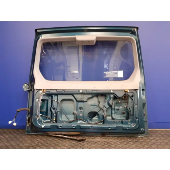 Porton Trasero para Mitsubishi Montero (V60/V70)