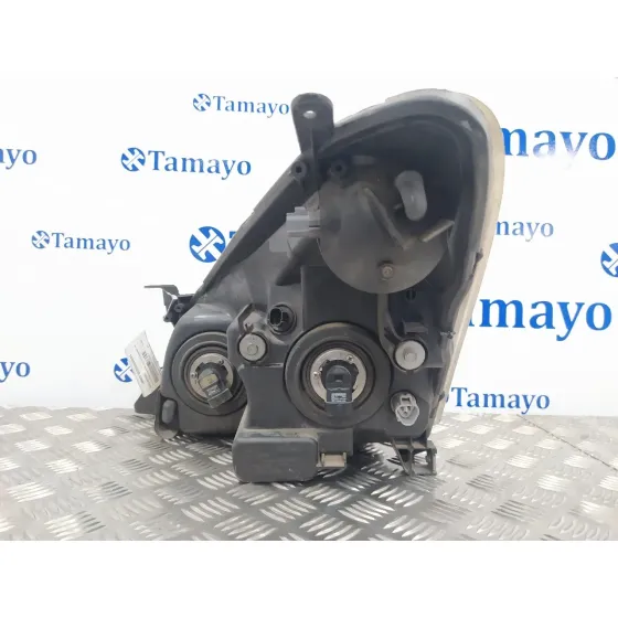 Faro Derecho para Toyota Corolla Verso (R1)