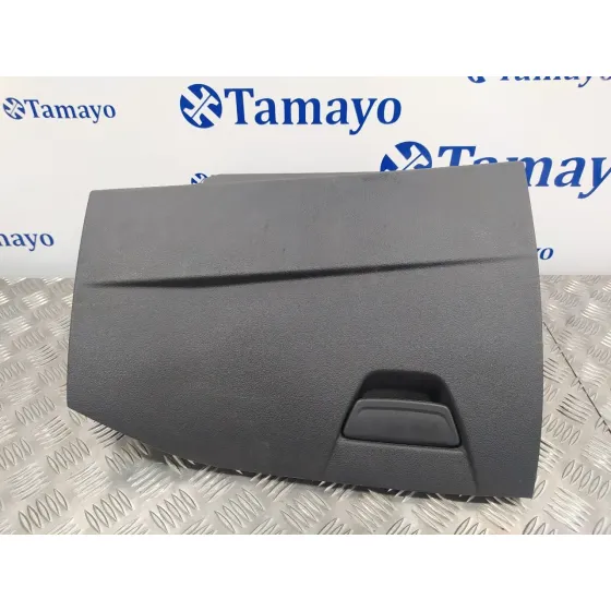 Guantera para Ford Focus Turn. (Cb8)