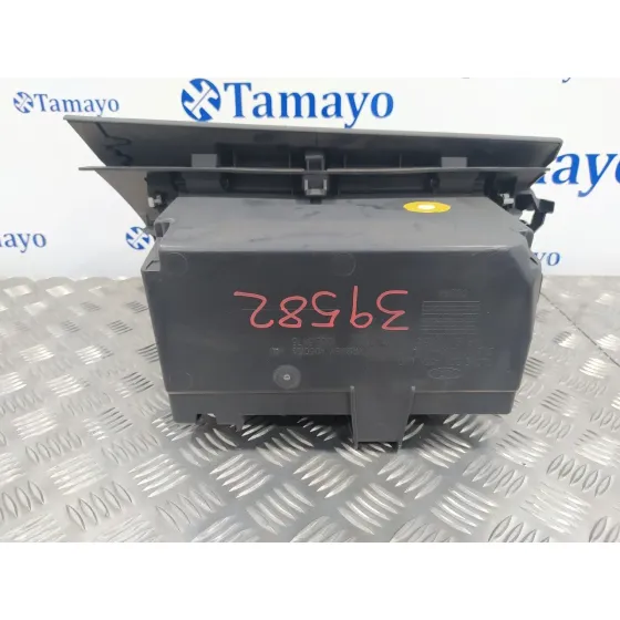 Guantera para Ford Focus Turn. (Cb8)