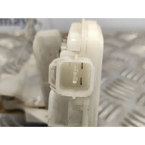 Cerradura Puerta Delantera Derecha para Mitsubishi Montero (V60/V70)