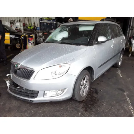 SKODA FABIA COMBI (5J5) '2011 1.6 TDI PLATA