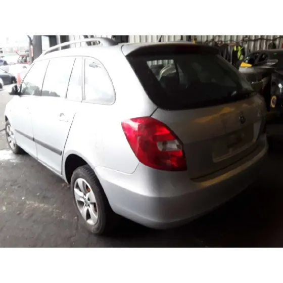 SKODA FABIA COMBI (5J5) '2011 1.6 TDI PLATA