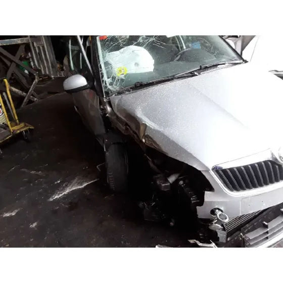 SKODA FABIA COMBI (5J5) '2011 1.6 TDI PLATA