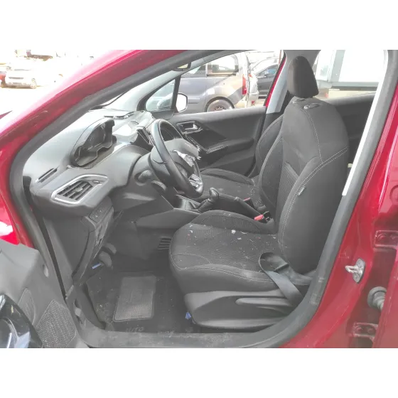 PEUGEOT 208 '2019 1.2 16V VTI GRANATE