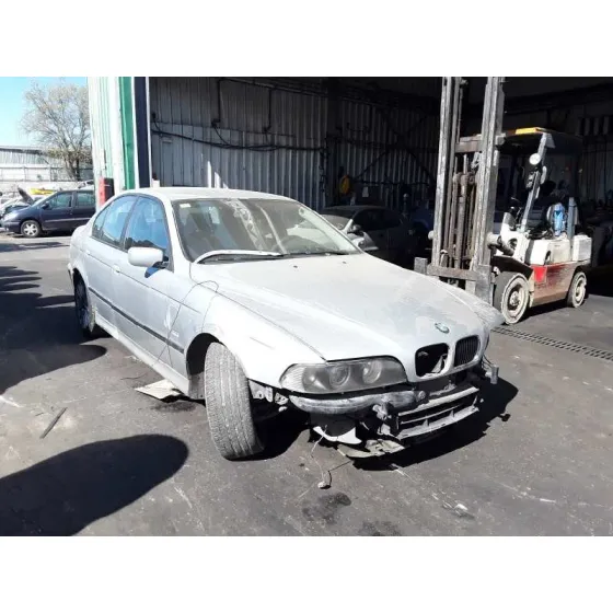 BMW SERIE 5 BERLINA (E39) '2000 * PLATA