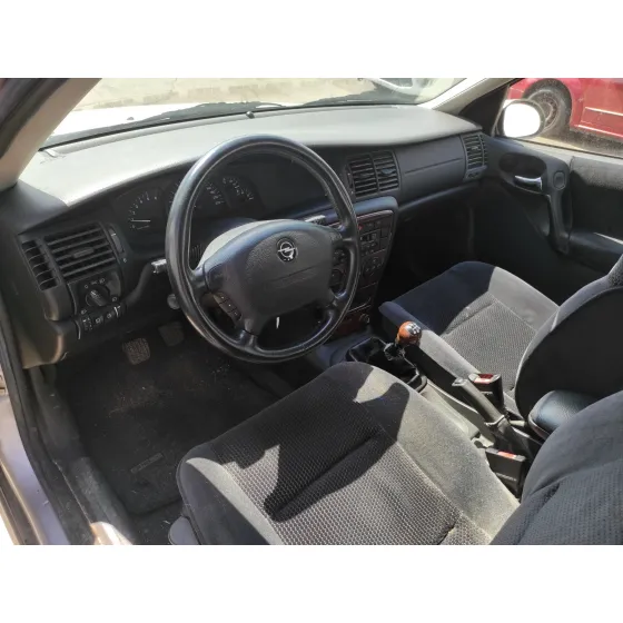 OPEL VECTRA B BERLINA '2001 2.2 16V DTI CAT (Y 22 DTR / L50) PLATA