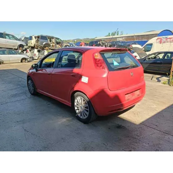 FIAT PUNTO BERLINA (188) '2008 * ROJO