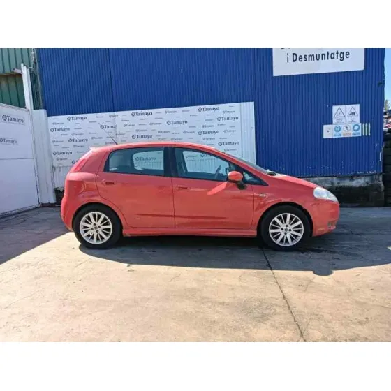 FIAT PUNTO BERLINA (188) '2008 * ROJO