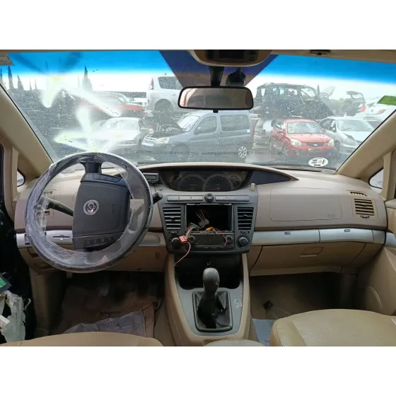 SSANGYONG RODIUS '2006 *
