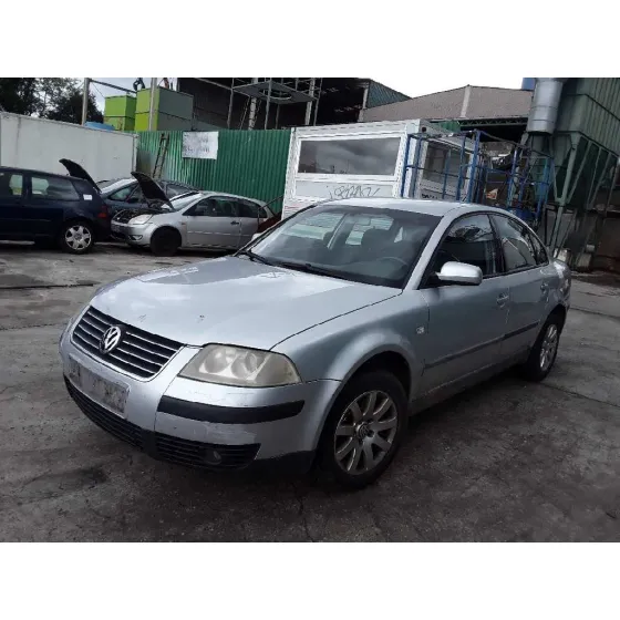 VOLKSWAGEN PASSAT BERLINA (3B3) '2003 1.9 TDI PLATA