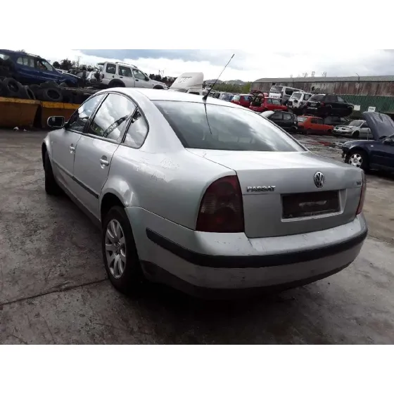 VOLKSWAGEN PASSAT BERLINA (3B3) '2003 1.9 TDI PLATA