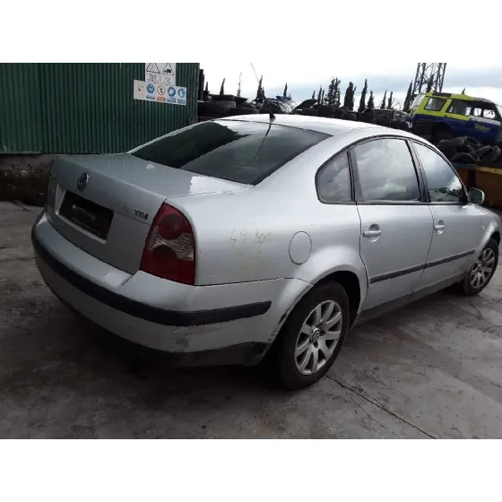 VOLKSWAGEN PASSAT BERLINA (3B3) '2003 1.9 TDI PLATA