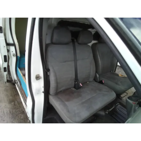 RENAULT TRAFIC CAJA CERRADA (AB 4.01) '2006 1.9 DIESEL BLANCO