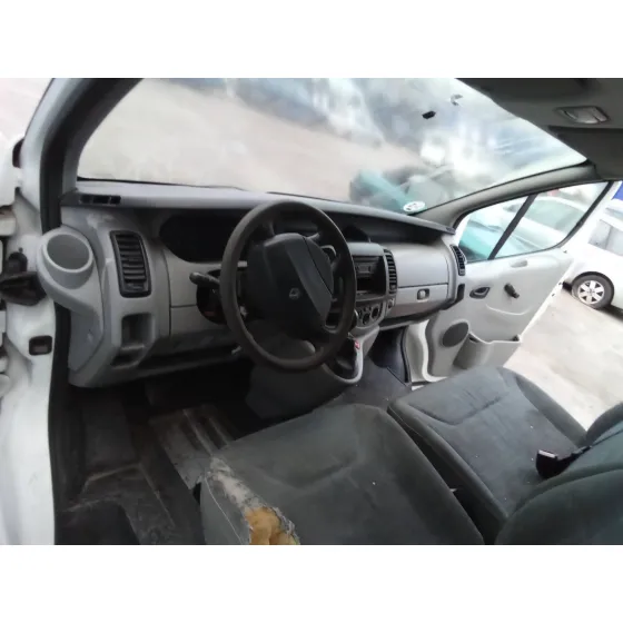 RENAULT TRAFIC CAJA CERRADA (AB 4.01) '2006 1.9 DIESEL BLANCO
