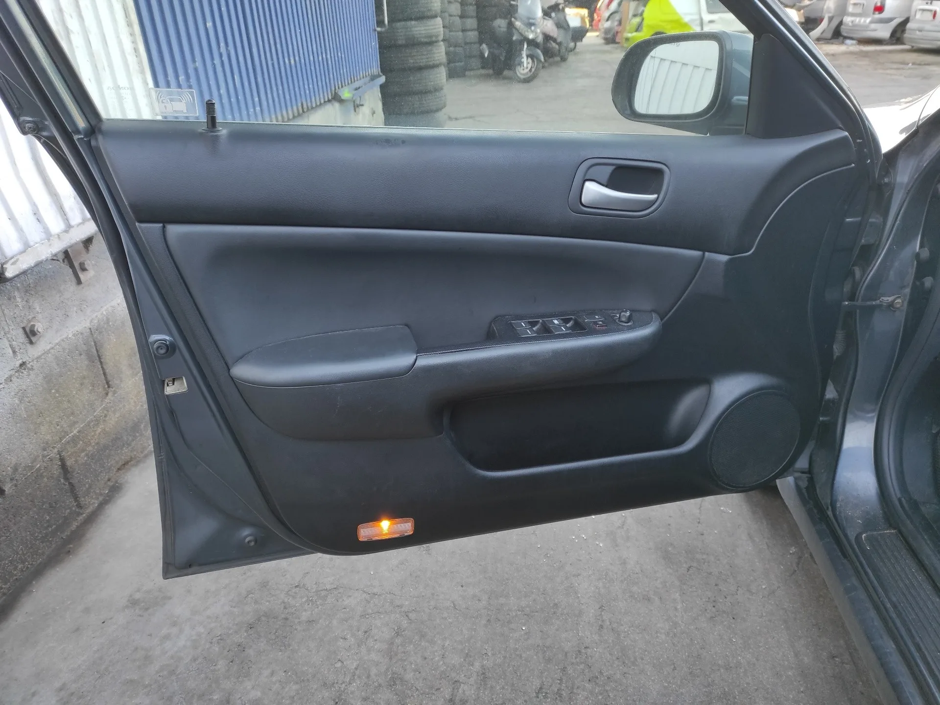 HONDA ACCORD BERLINA (CL/CN) '2004 * GRIS OSCURO