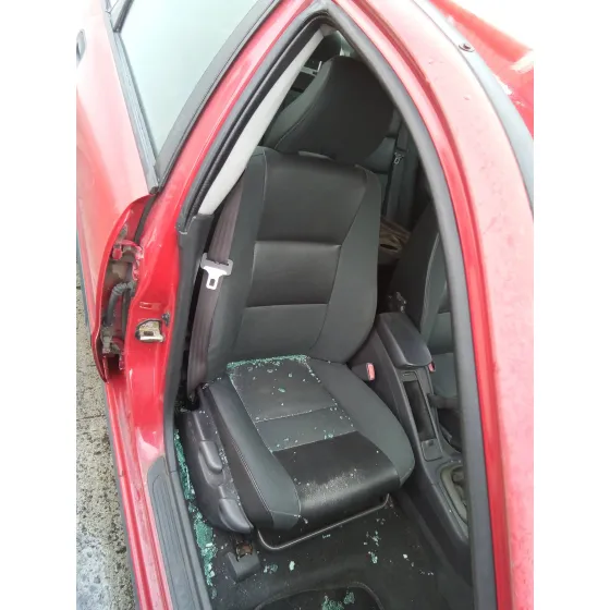 VOLVO S40 BERLINA '2002 1.9 DIESEL CAT ROJO
